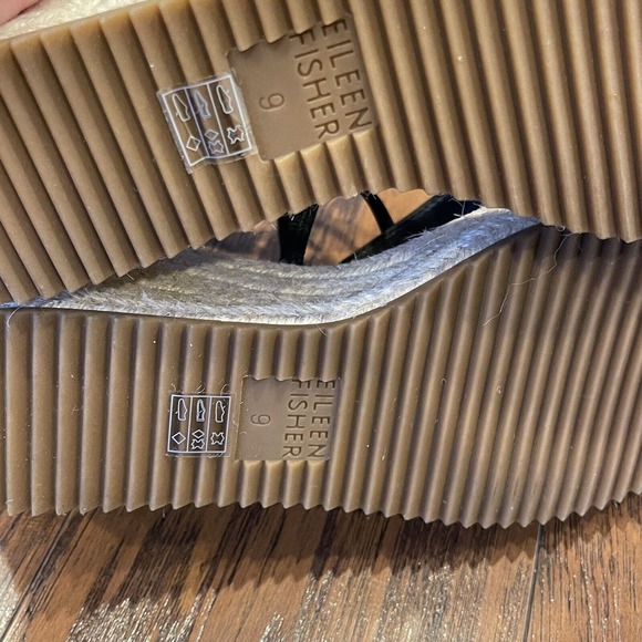 Eileen Fisher Wanda Tumbled Nubuck Espadrille Sandals in Black Size 9 - Picture 10 of 12